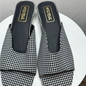 Mystique Boutique Houndstooth Black and White Mules